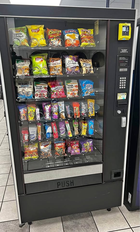Full-size snack vending machine